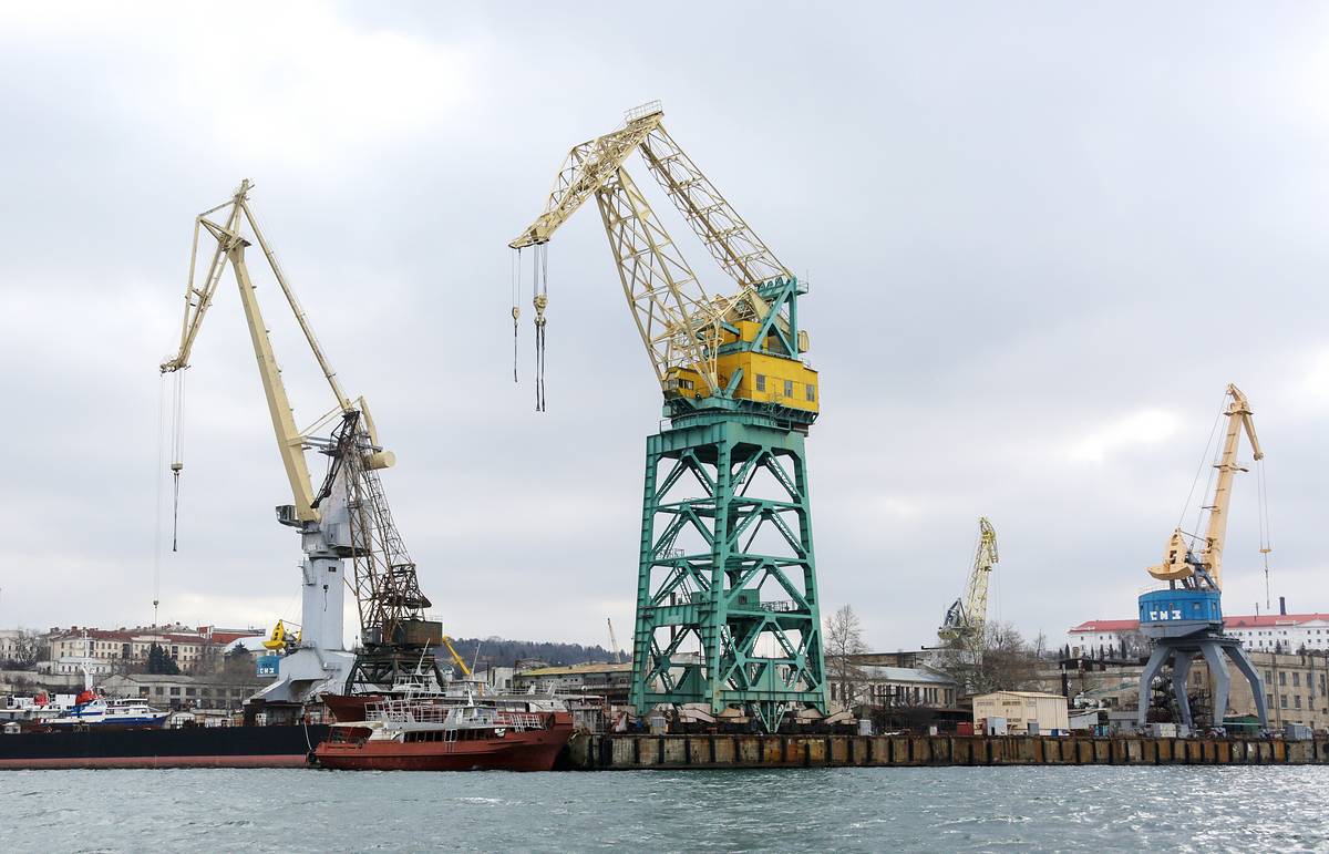 Севастопольский морской завод. Завод Орджоникидзе в Севастополе. Морской завод им. с.Орджоникидзе.. Морзавод в Севастополе. Севастопольский морской завод 2020 СММ.